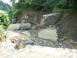 新潟県鎌倉沢3号堰堤損壊(H23年7月福島・潟豪雨災害)